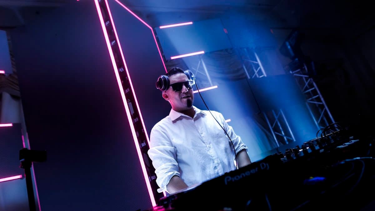 Andres Garcia International Dj