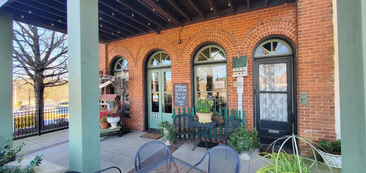 Antiques in Old Town