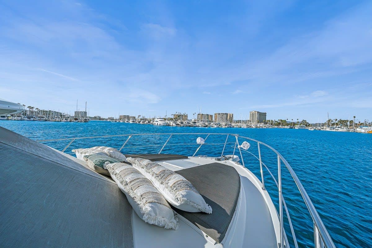 4-Hour Yacht Charter (40ft Yacht)