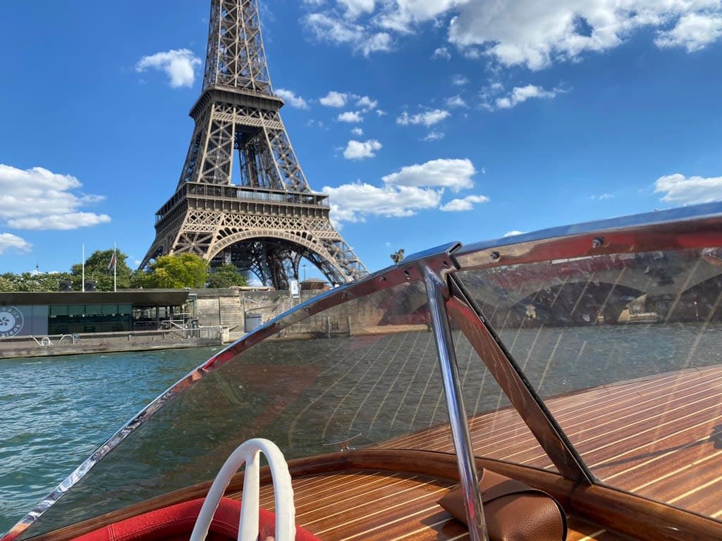 Apéritif champagne en bateau