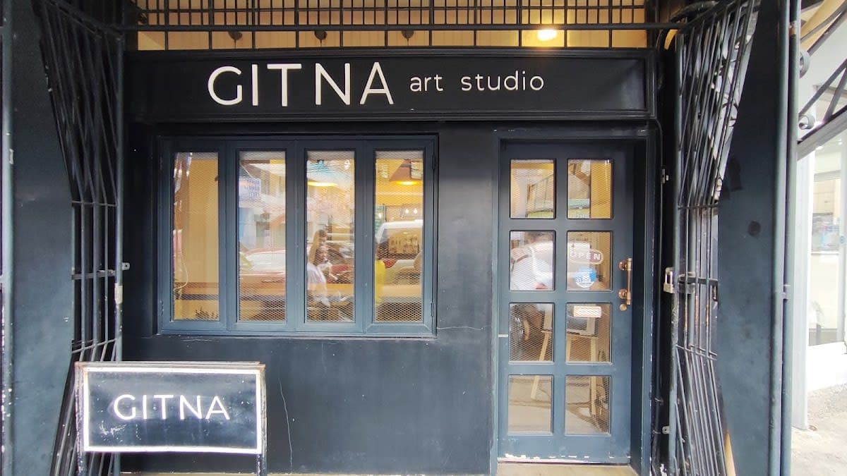 Gitna [cafe + art studio]