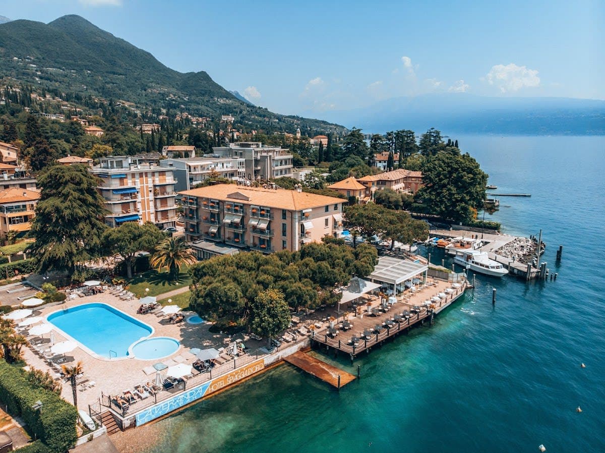 Executive Fronte Lago