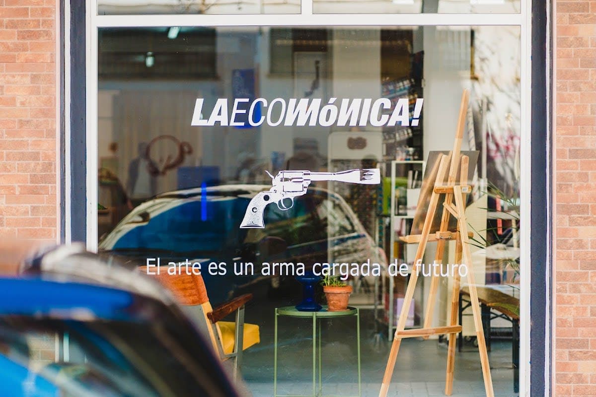 LA ECOMóNICA - Fine Arts