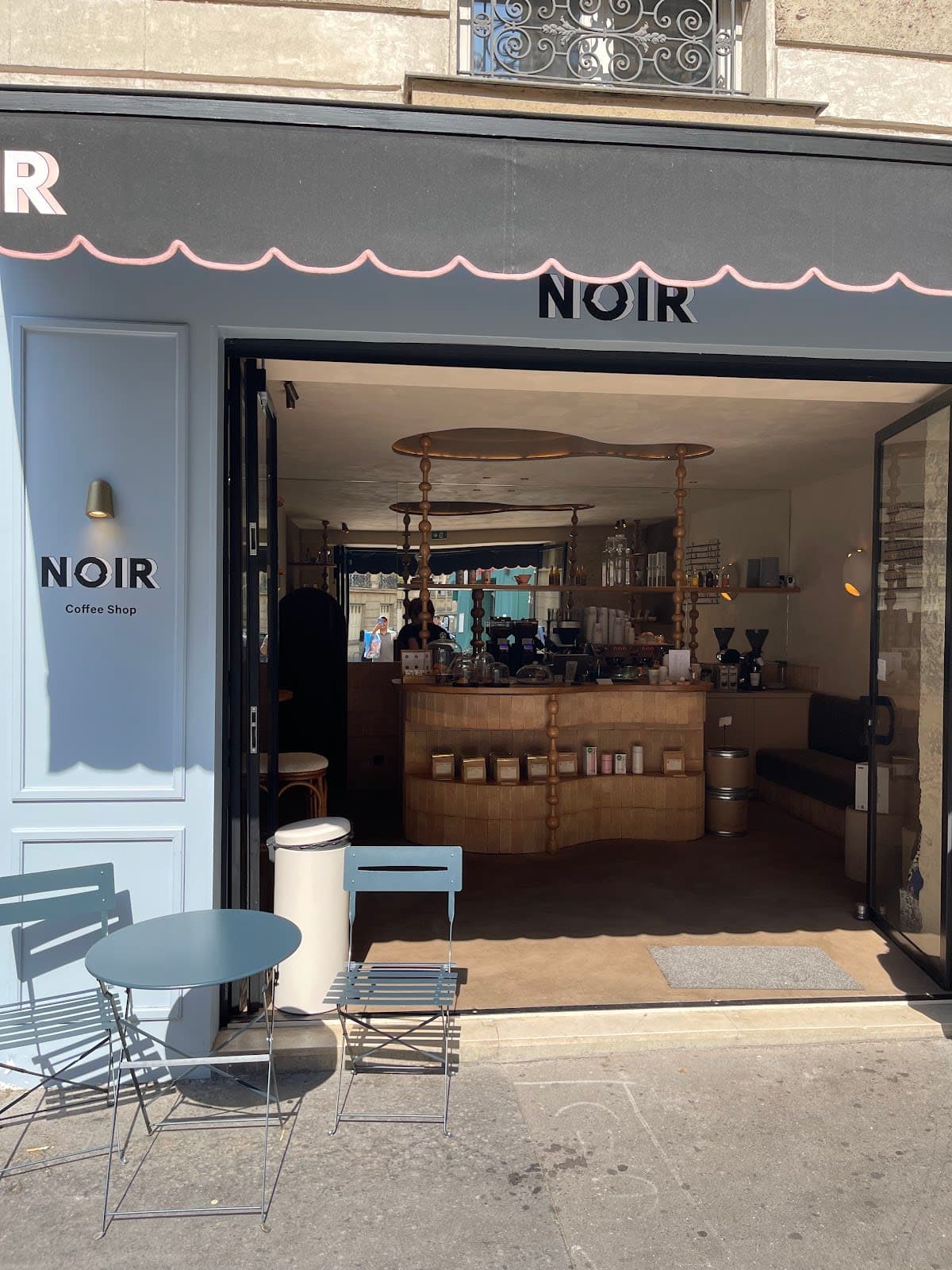 Noir Coffee Shop - Victor Hugo