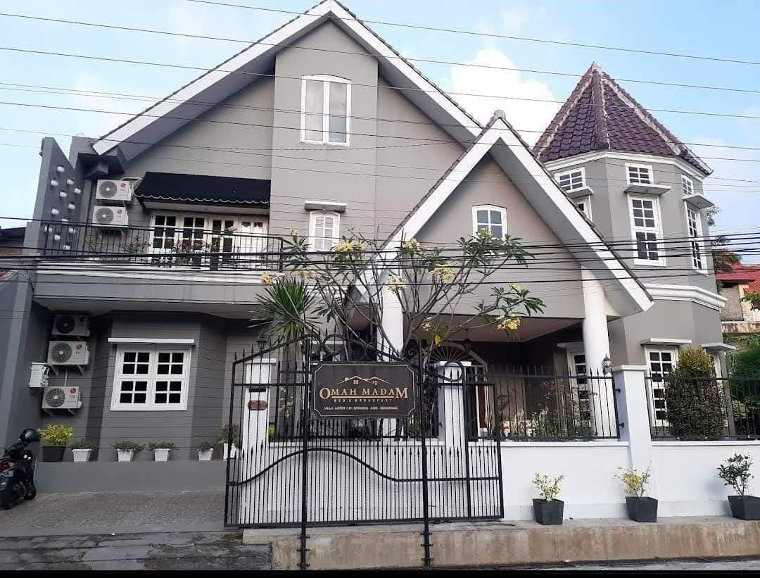 Kamar dengan ranjang double