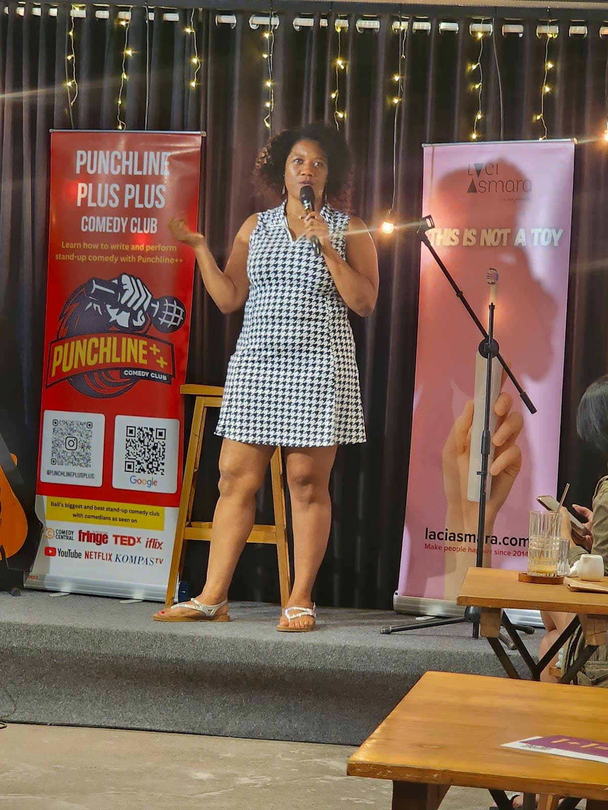 Pertunjukan Stand-Up Comedy