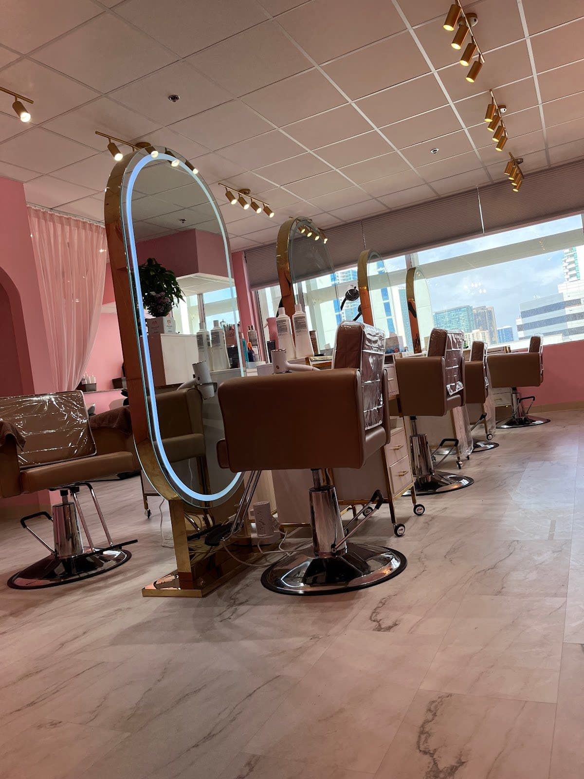 Blowouts/Hairstyling