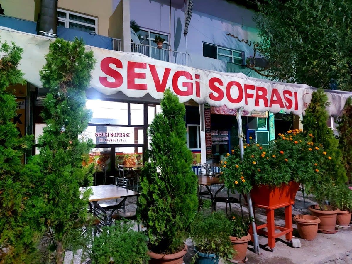 Sevgi sofrası hozat