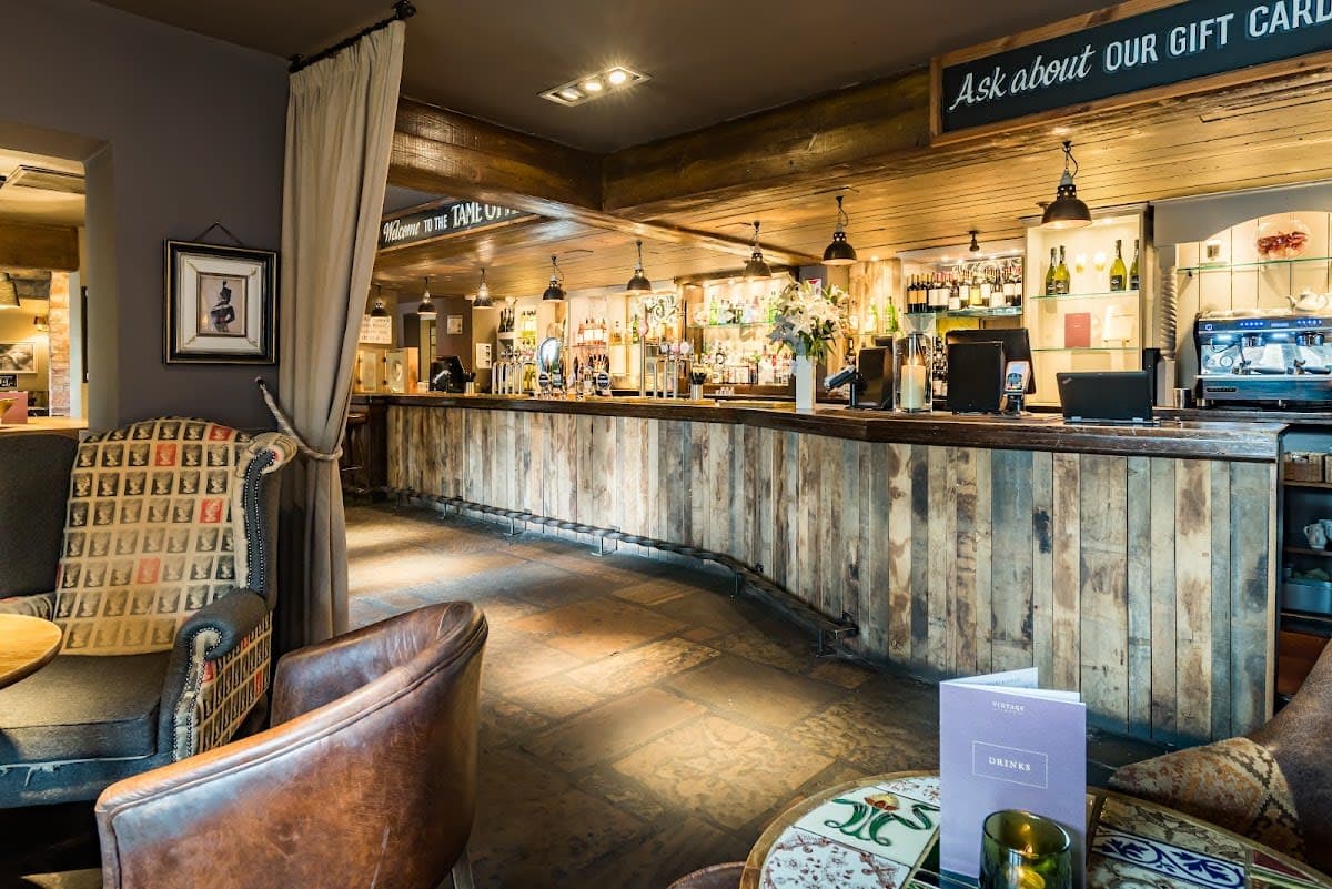 Drinks & Bar