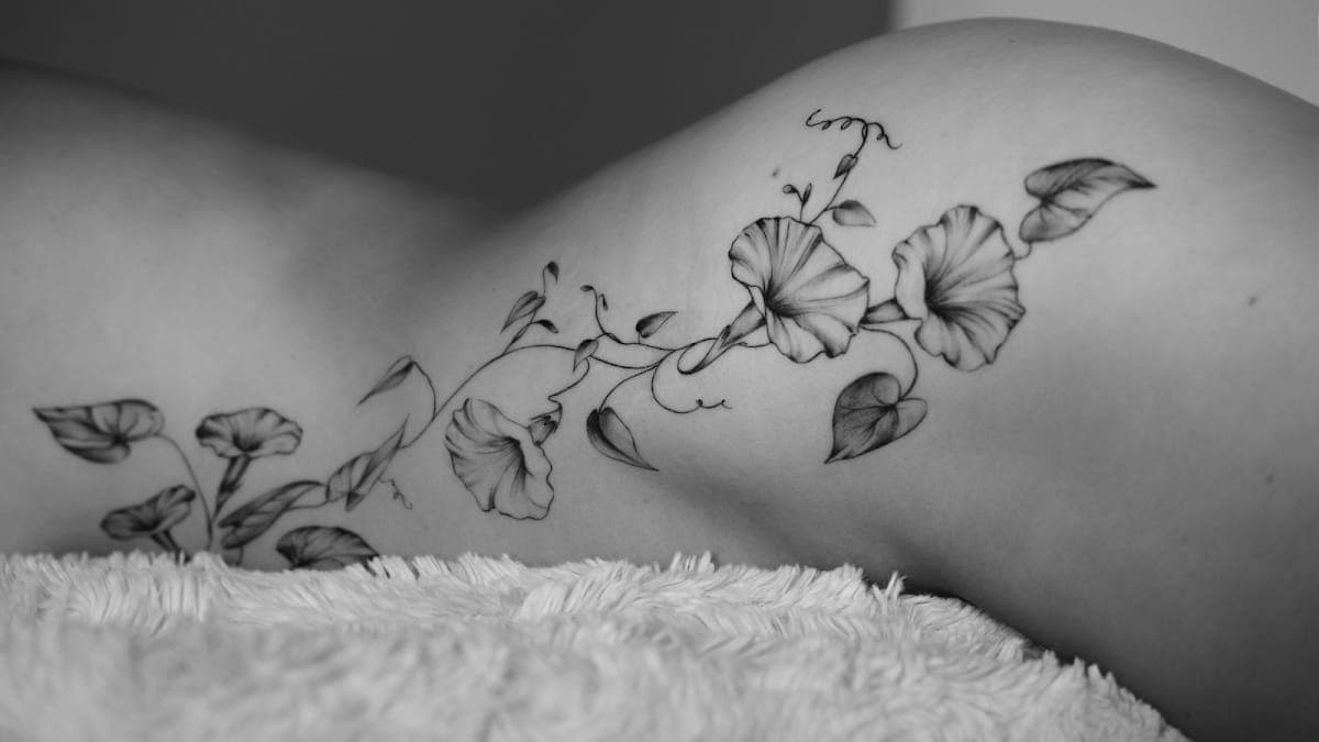 Tatouage floral sur mesure