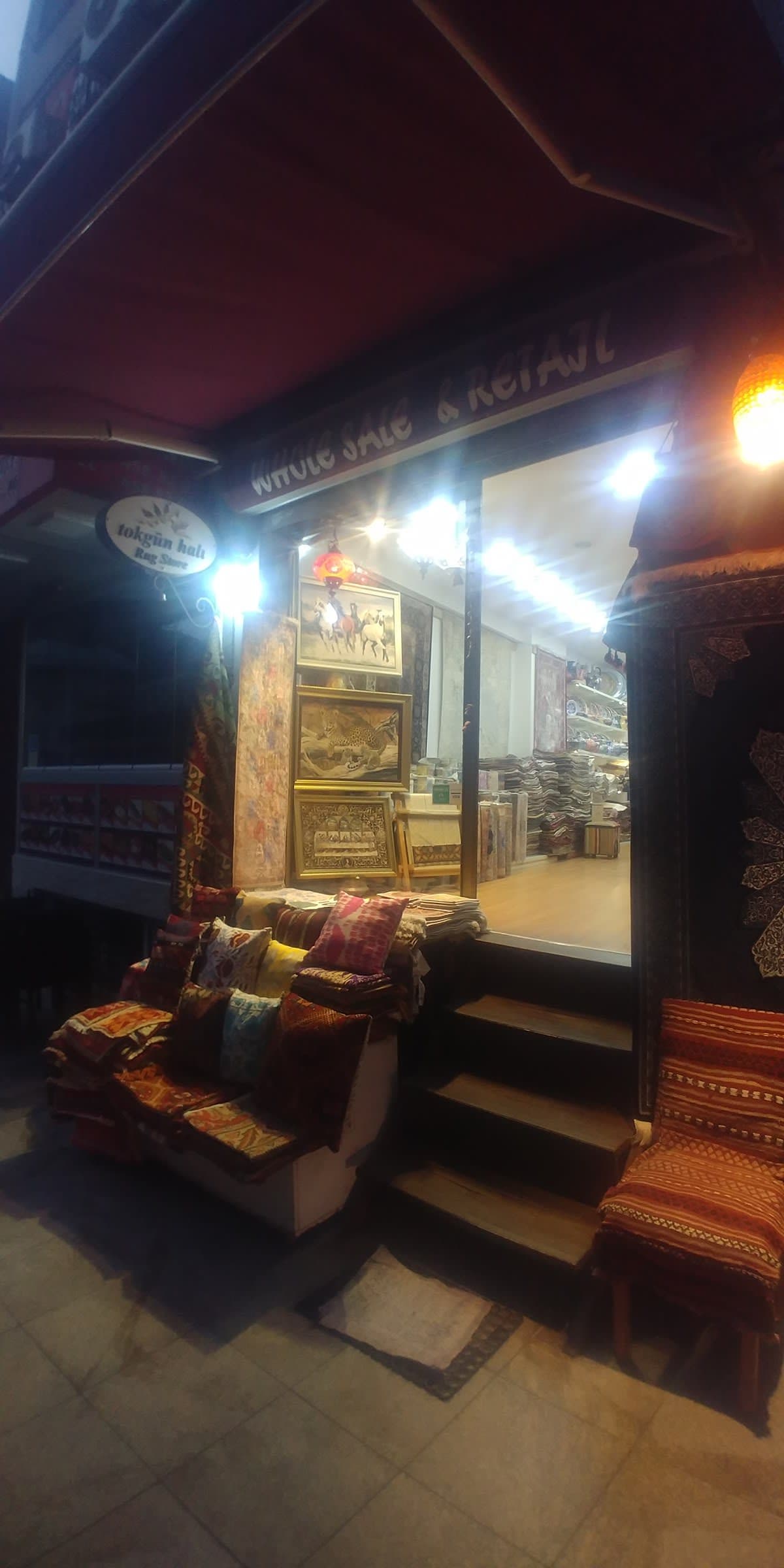 Tokgün Art Point Carpet & Kilim