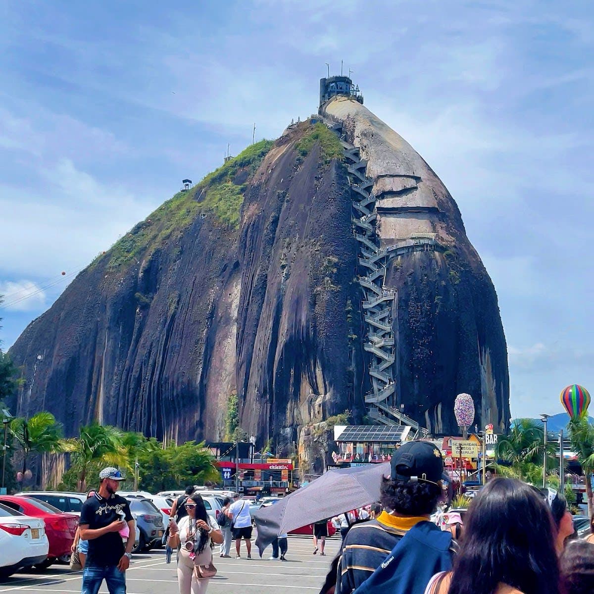 Tour a Guatapé con desayuno, almuerzo y paseo en barco