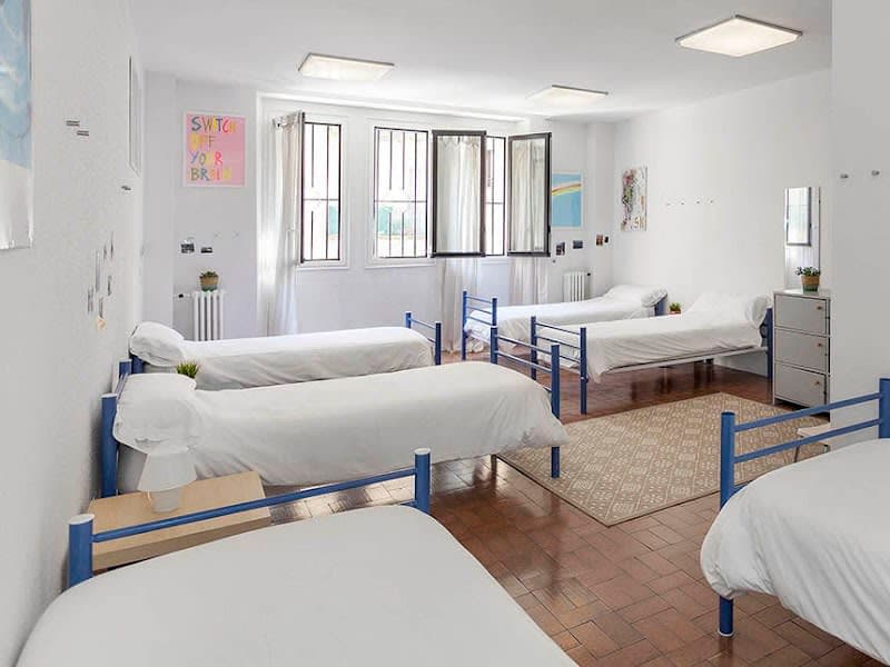 A Room in the City - Hostel San Sebastian