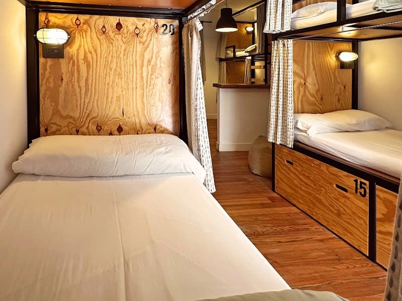 SURFING ETXEA Surf Hostel San Sebastián