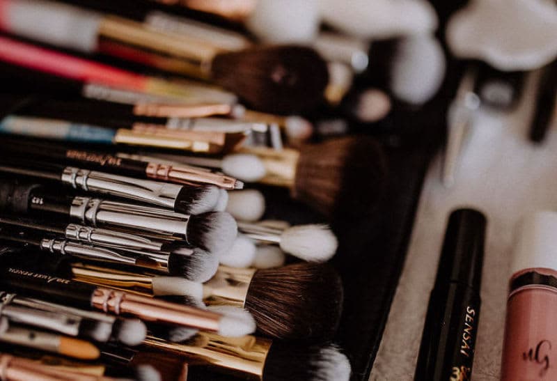Anne Spyra l Hair & Make-up Artist