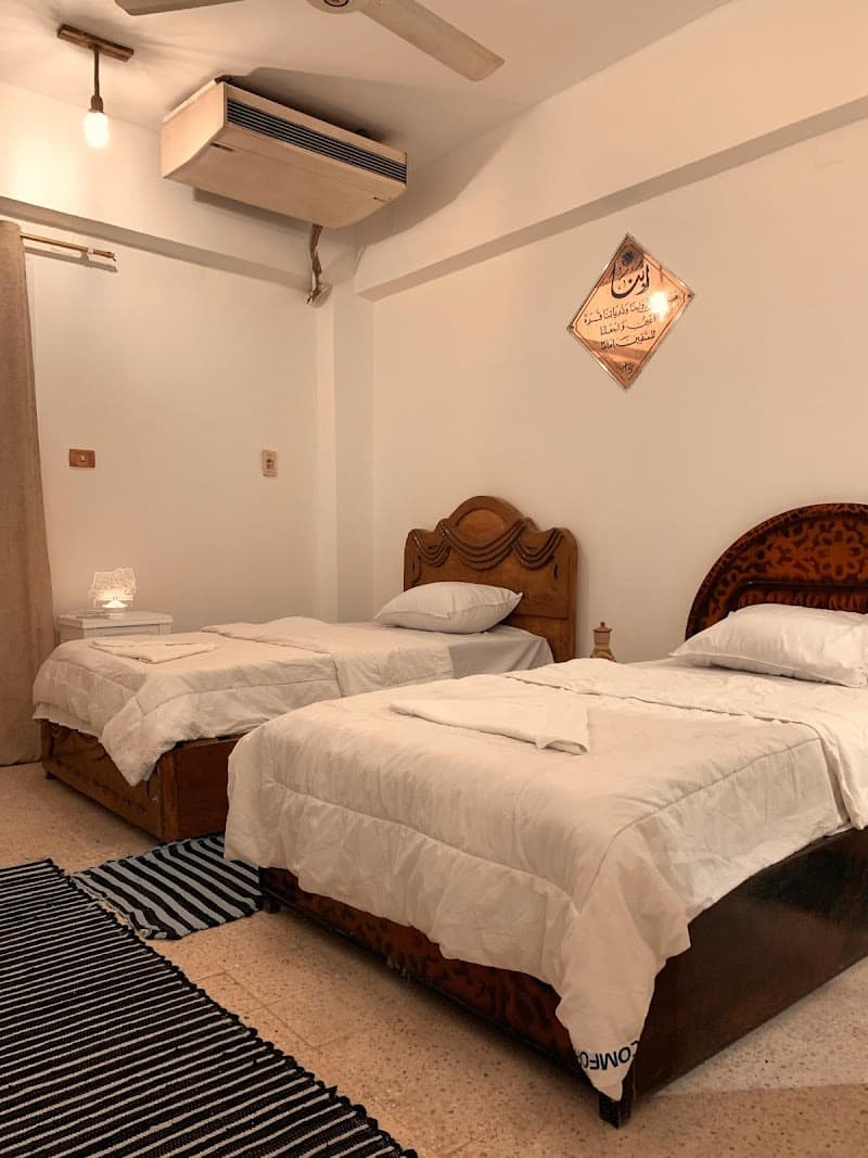 Mr. Hostel Luxor