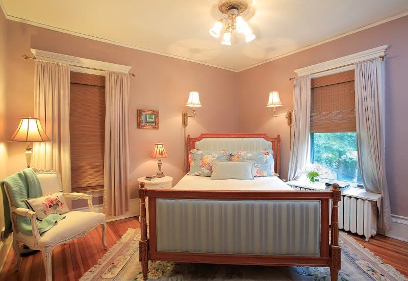 The Lion and the Rose Bed and Breakfast