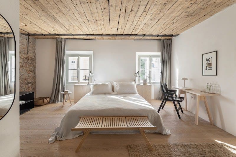 April1550 Boutique Hotel