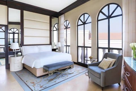 The Ritz-Carlton Abu Dhabi, Grand Canal