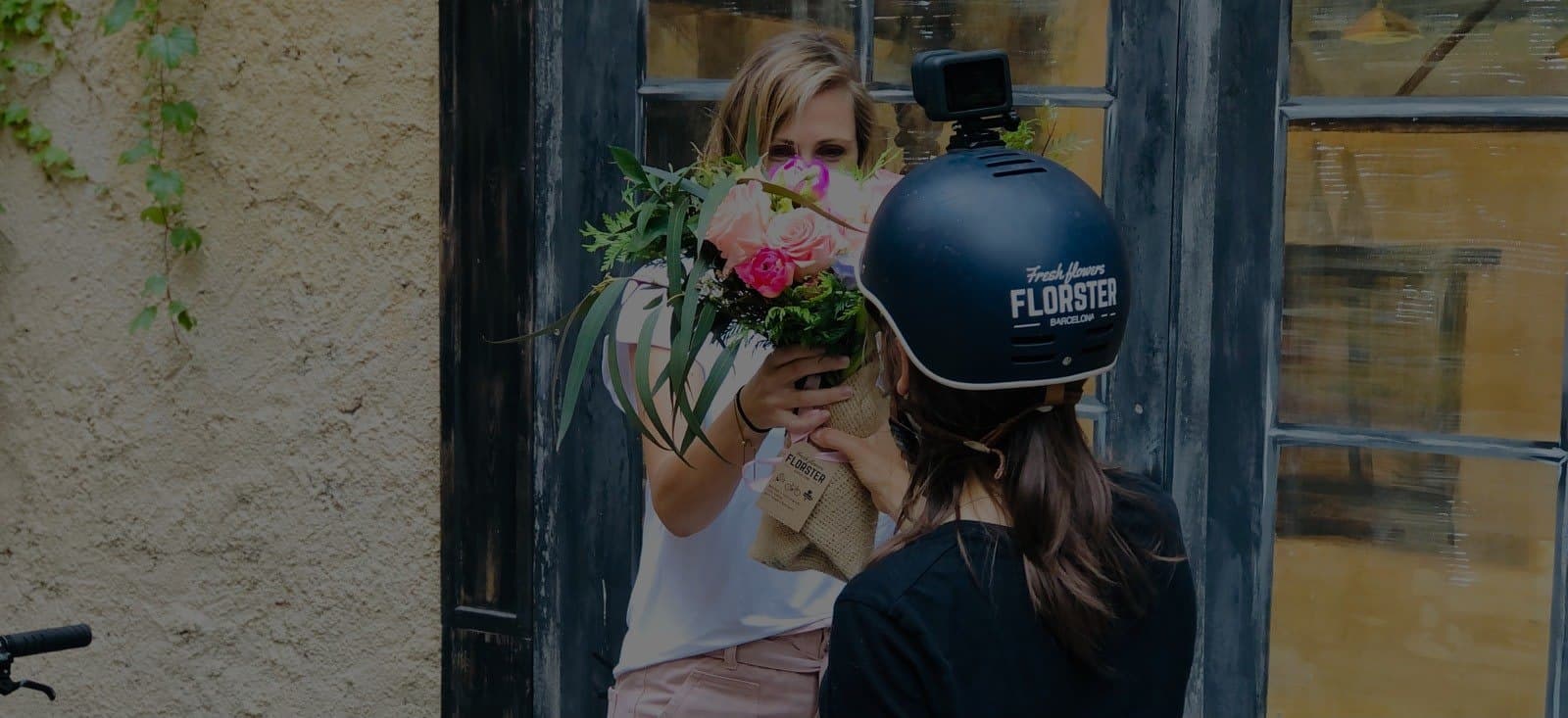 FLORSTER: Flores a domicilio en bici con video en Barcelona