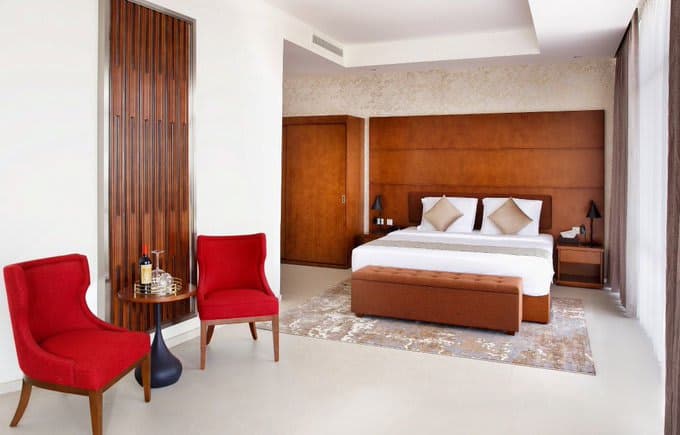 Alisa Hotel Tema