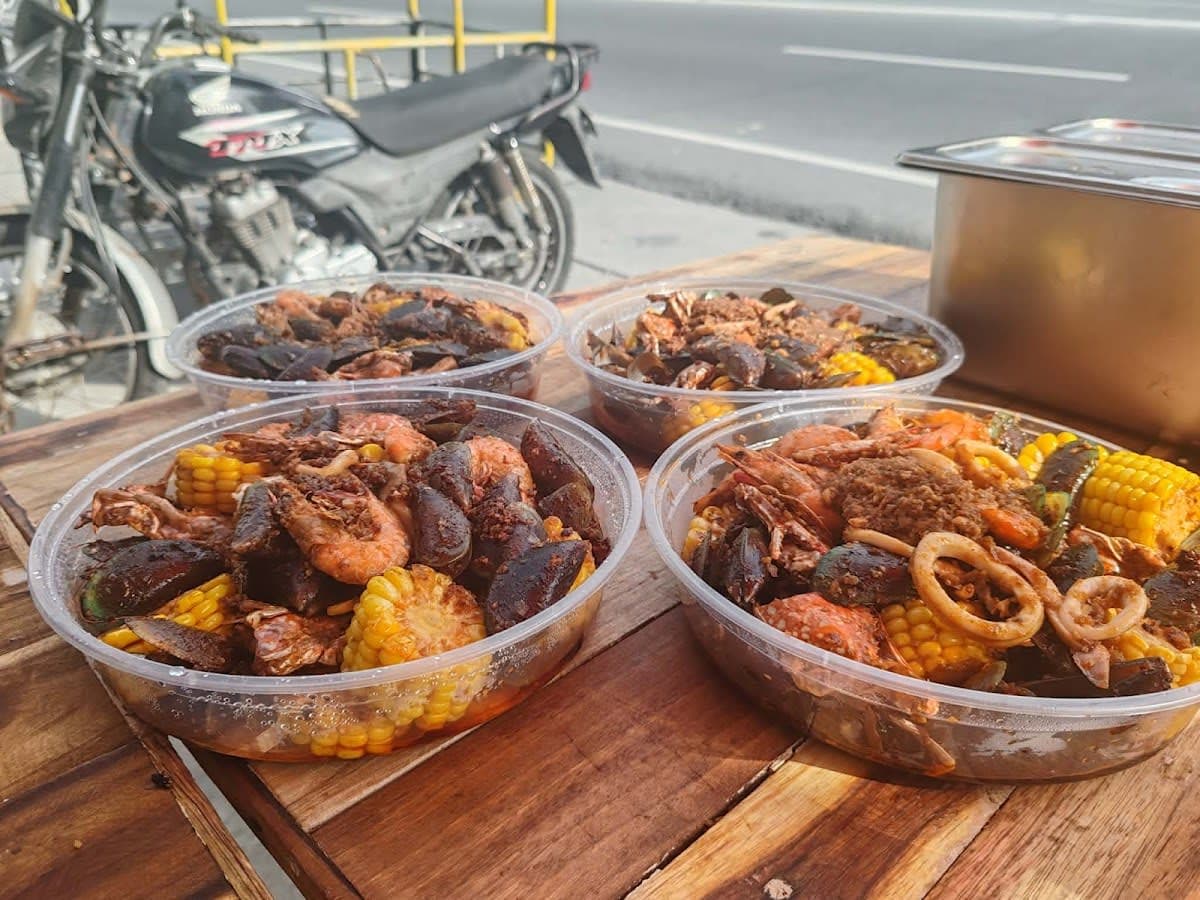 Mixed Seafood with Special Cajun Sauce - 1 Bowl